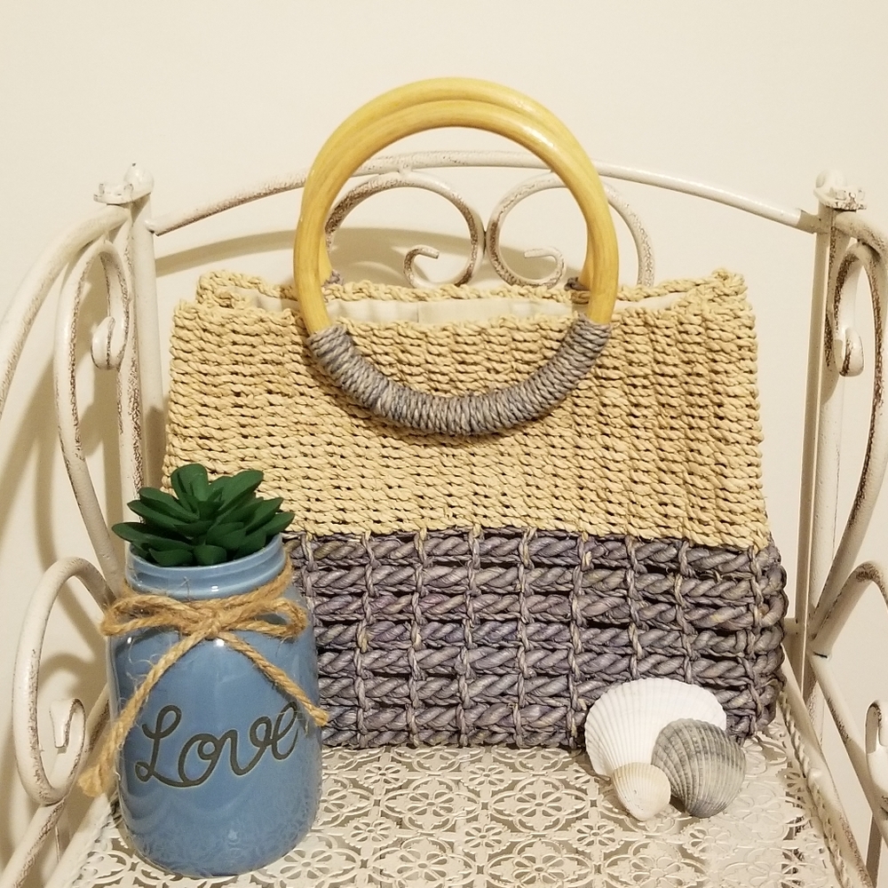 Faded Glory Straw Handbag with Circular Wooden Handle
